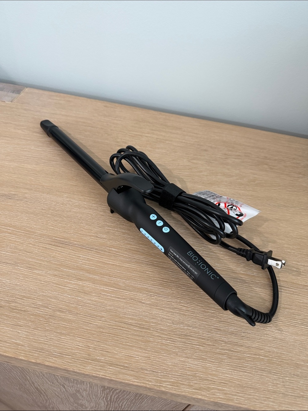 Bio Ionic Black Ceramic Curling Wand - Black
